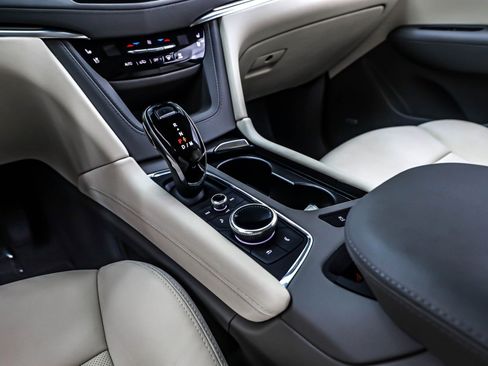 Used 2021 Cadillac XT5 Premium Luxury image 6