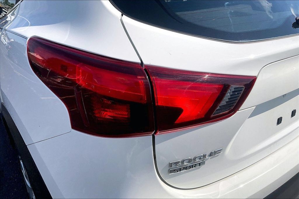 Used 2019 Nissan Rogue Sport S AWD/4WD image 29