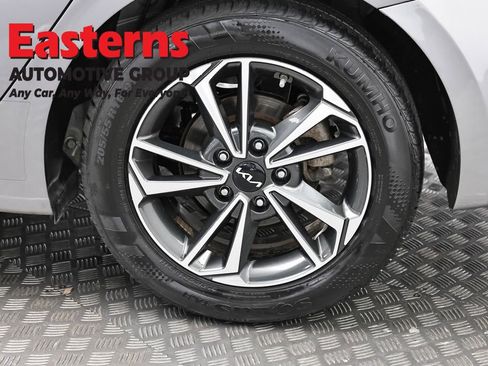 Used 2024 Kia Forte LXS image 33