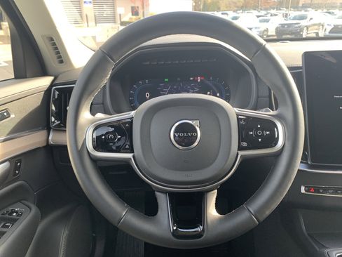 Used 2025 Volvo XC90 B6 Plus image 18