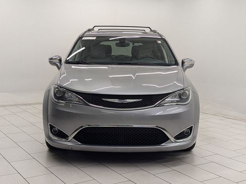 Used 2020 Chrysler Pacifica Limited image 5