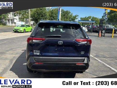 Used 2021 Toyota RAV4 XLE AWD/4WD image 6