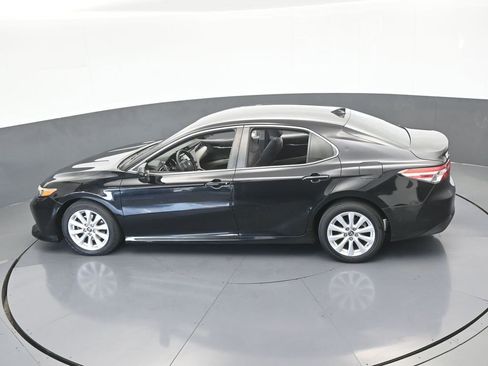 Used 2019 Toyota Camry LE image 47