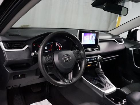 Used 2025 Toyota RAV4 XLE FWD image 11