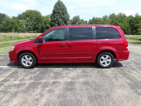 Used 2012 Dodge Grand Caravan SXT image 9