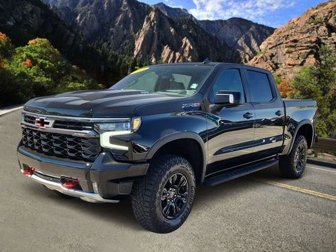Used 2024 Chevrolet Silverado 1500 ZR2 w/ Technology Package AWD/4WD image 5