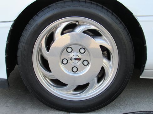 Used 1996 Chevrolet Corvette Coupe RWD image 33
