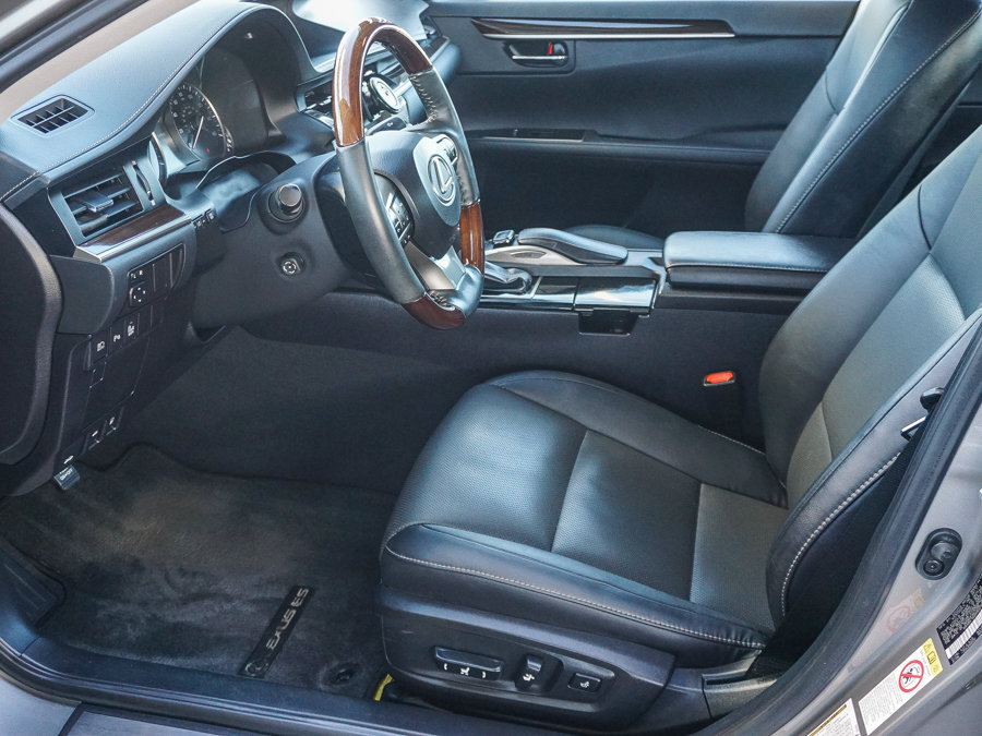 Used 2017 Lexus ES 350 w/ Navigation System Package FWD image 18