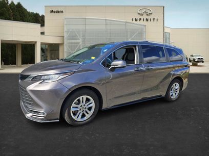 Used 2022 Toyota Sienna Limited