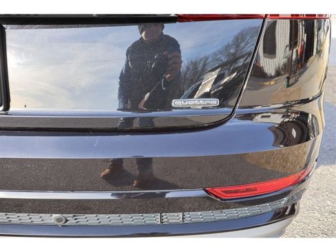 Used 2021 Audi Q8 Premium Plus w/ Premium Plus Package image 47