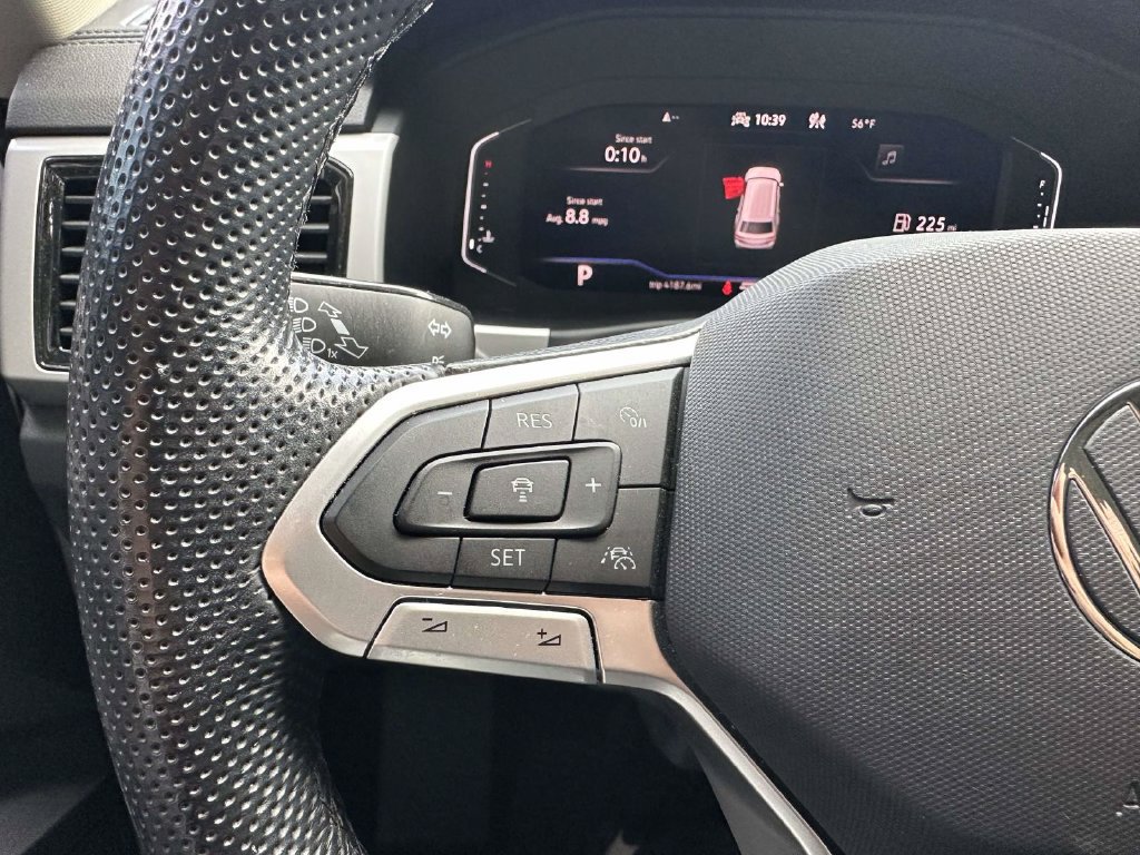 Used 2023 Volkswagen Atlas SEL R-Line AWD/4WD image 32