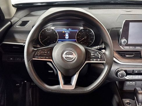 Used 2024 Nissan Altima 2.5 SV image 13