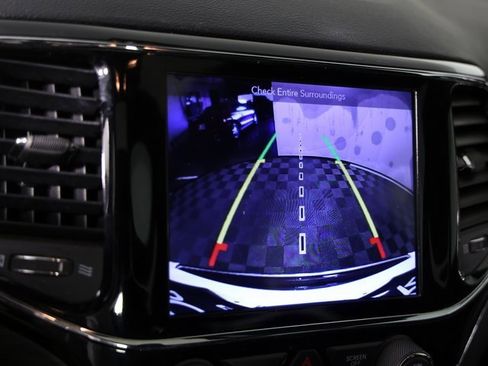 Used 2019 Jeep Grand Cherokee Limited image 20