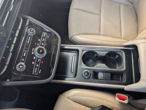 Used 2022 Lincoln Corsair Reserve AWD/4WD image 18