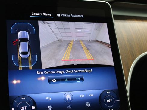 Used 2025 Mercedes-Benz C 300 Sedan image 39
