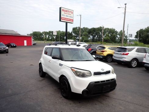Used 2015 Kia Soul FWD image 1