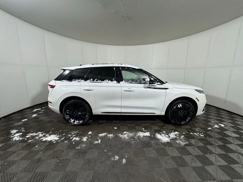 New 2026 Lincoln Corsair Premiere image 8