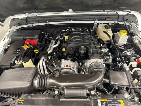 Used 2022 Jeep Gladiator Rubicon w/ LED Lighting Group AWD/4WD image 21
