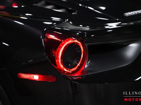 Used 2019 Ferrari 488 Spider RWD image 16