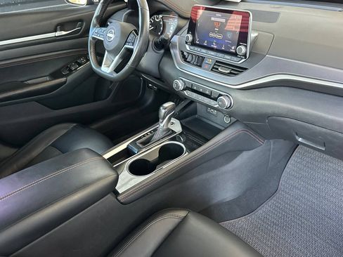 Used 2023 Nissan Altima 2.5 SR FWD image 15