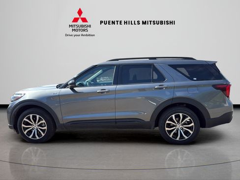 Used 2025 Ford Explorer ST-Line AWD/4WD image 8