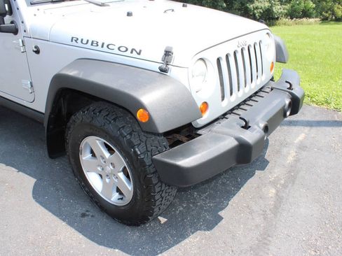 Used 2011 Jeep Wrangler Rubicon w/ PWR Convenience Group AWD/4WD image 5