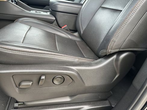 Used 2024 Chevrolet Tahoe High Country image 13