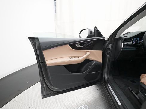 Used 2023 Audi Q8 Prestige image 28