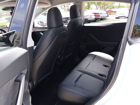 Used 2024 Tesla Model Y Performance AWD/4WD image 36