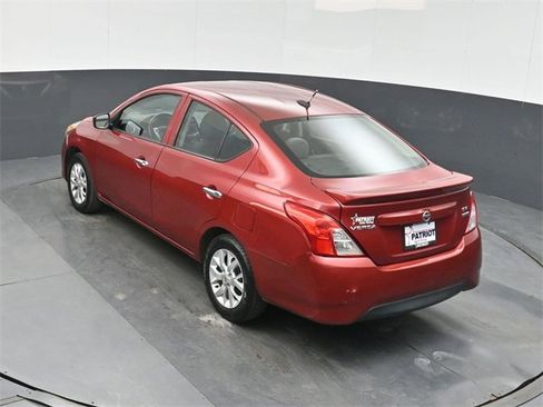 Used 2018 Nissan Versa SV w/ SV Special Edition Package image 32