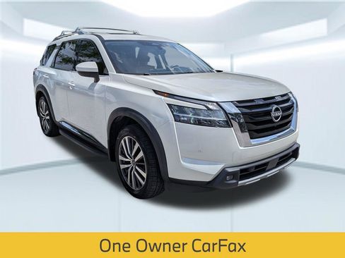 Used 2022 Nissan Pathfinder Platinum w/ Lighting Package (N93) FWD image 8