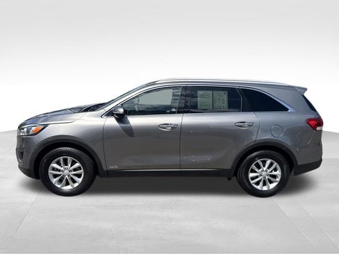 Used 2016 Kia Sorento AWD image 4
