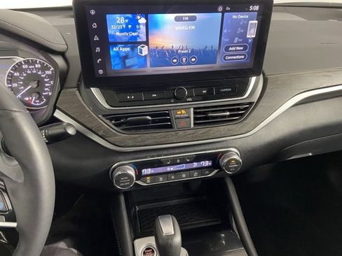 Used 2024 Nissan Altima 2.5 SL image 15