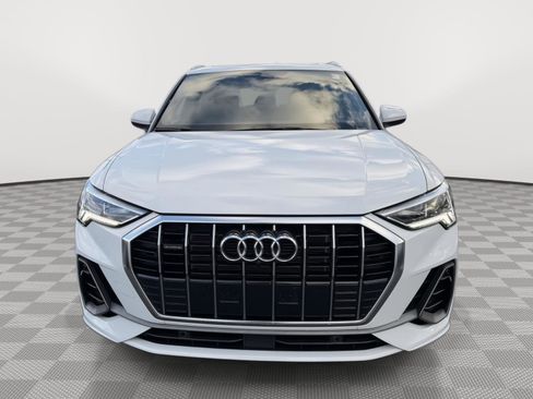 Used 2022 Audi Q3 2.0T Premium Plus w/ Premium Plus Package image 2