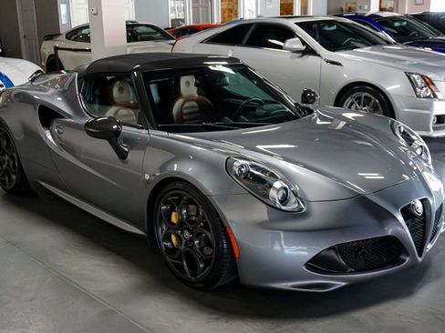Used 2020 Alfa Romeo 4C Spider w/ Bright Package RWD image 6