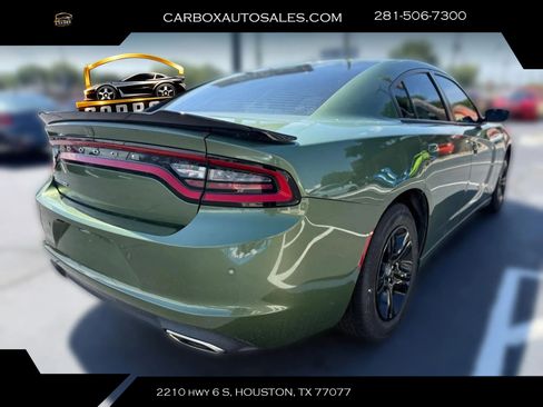 Used 2019 Dodge Charger SXT RWD image 5