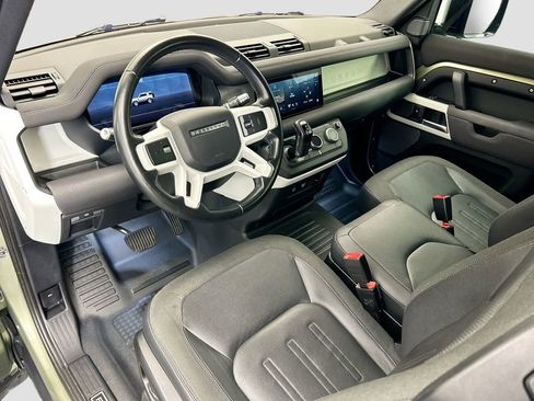 Used 2021 Land Rover Defender 90 First Edition image 4