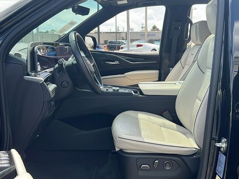 Used 2024 Cadillac Escalade Sport image 10