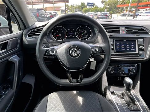 Used 2021 Volkswagen Tiguan S FWD image 5
