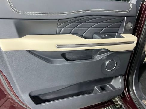 Used 2024 Ford Expedition Max Platinum image 25