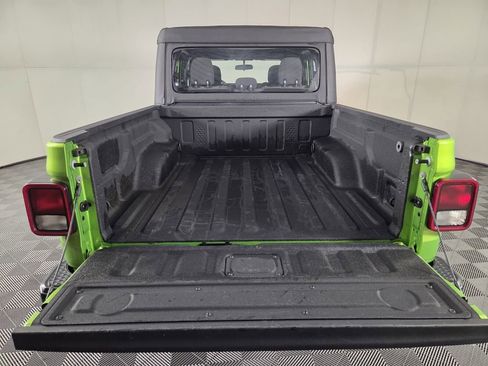 Certified 2025 Jeep Gladiator Sport image 29