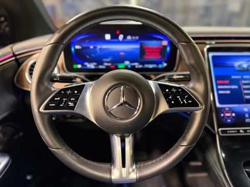 Used 2023 Mercedes-Benz EQE 500 4MATIC Sedan w/ Exclusive Trim Package image 23