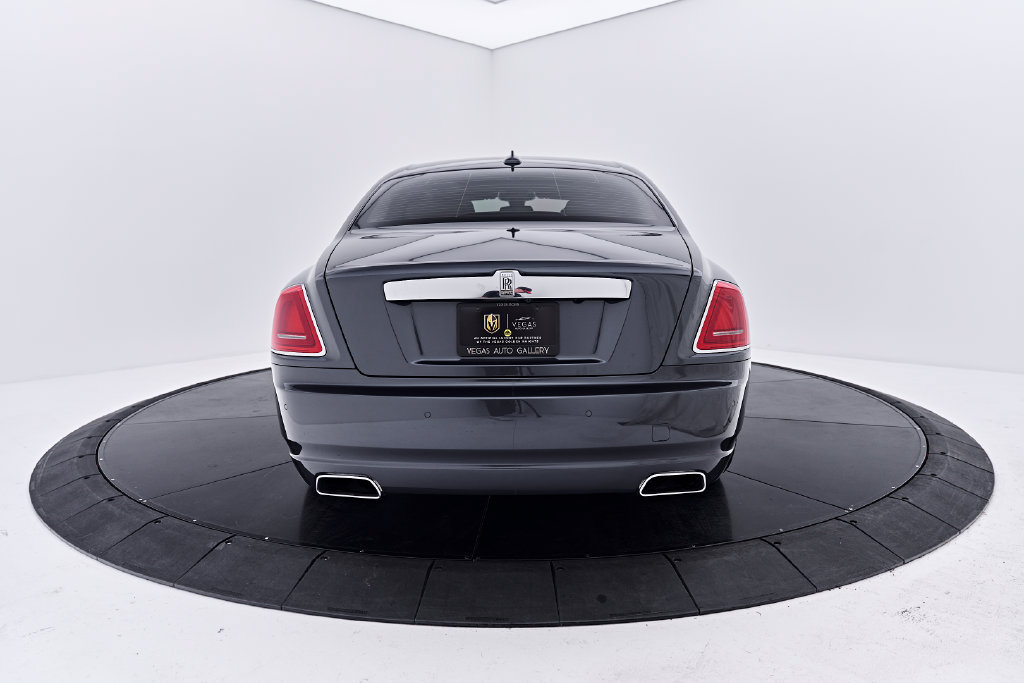 Used 2016 Rolls-Royce Ghost RWD image 12
