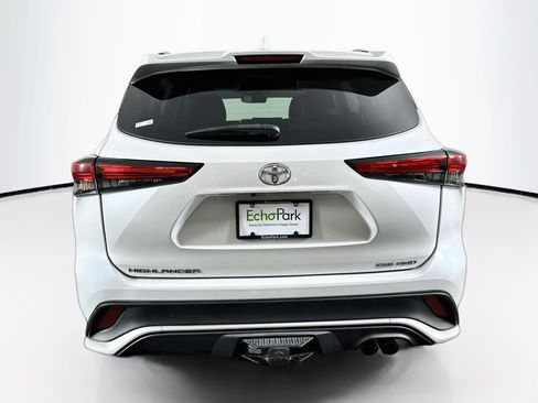 Used 2022 Toyota Highlander XSE AWD/4WD image 7