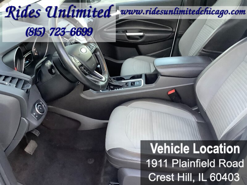 Used 2017 Ford Escape SE w/ SE Sport Appearance Package FWD image 18
