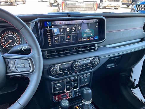 Used 2024 Jeep Gladiator Rubicon w/ Convenience Group image 6