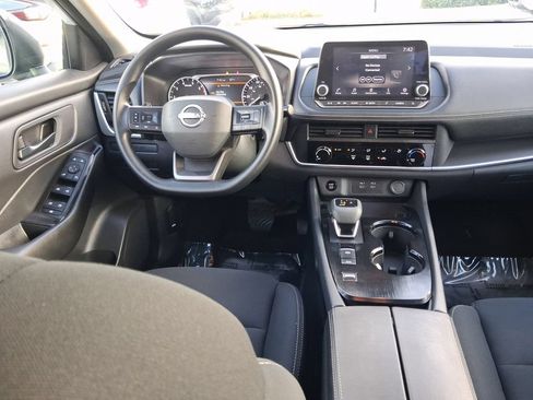 Used 2025 Nissan Rogue S FWD image 13