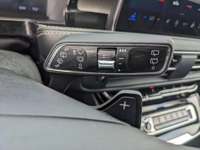 Used 2025 Lincoln Corsair Reserve FWD image 28