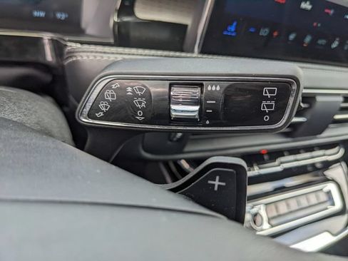 Used 2025 Lincoln Corsair Reserve FWD image 28