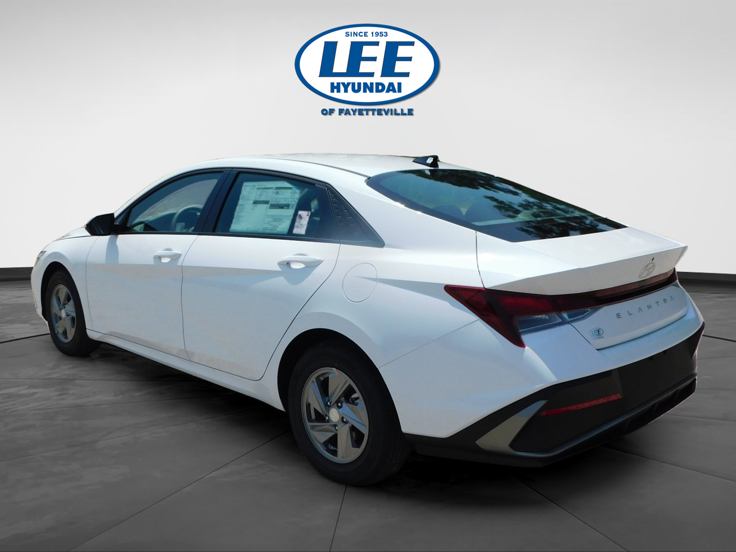 Used 2025 Hyundai Elantra SE FWD image 5
